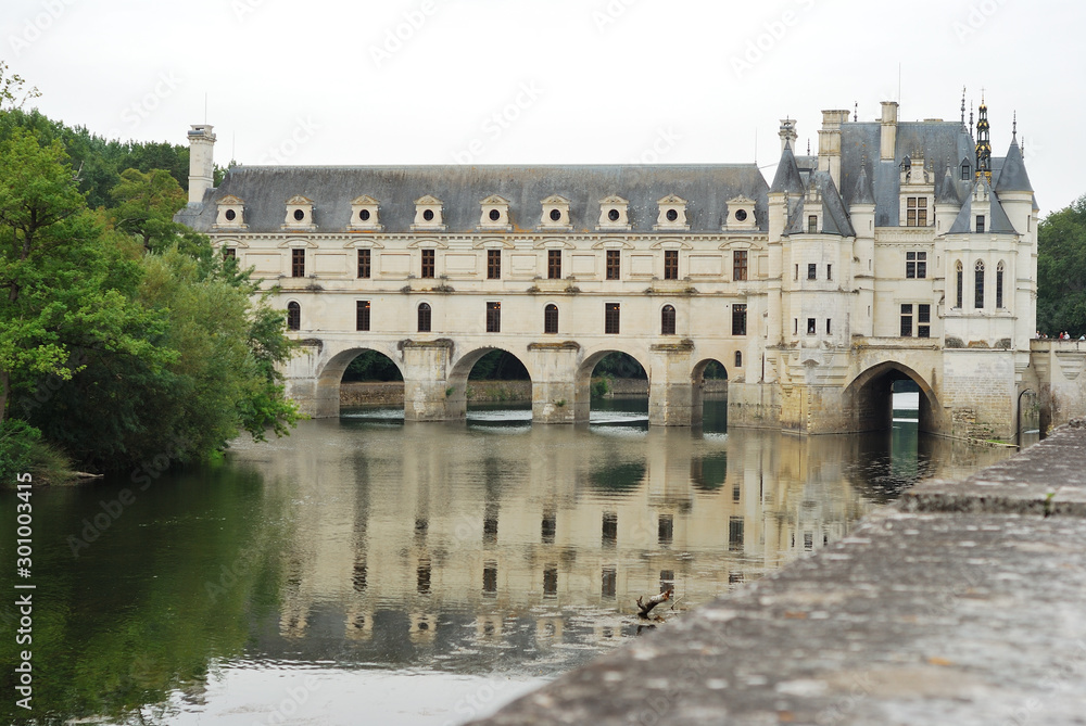 Cheanonceau Castle and river