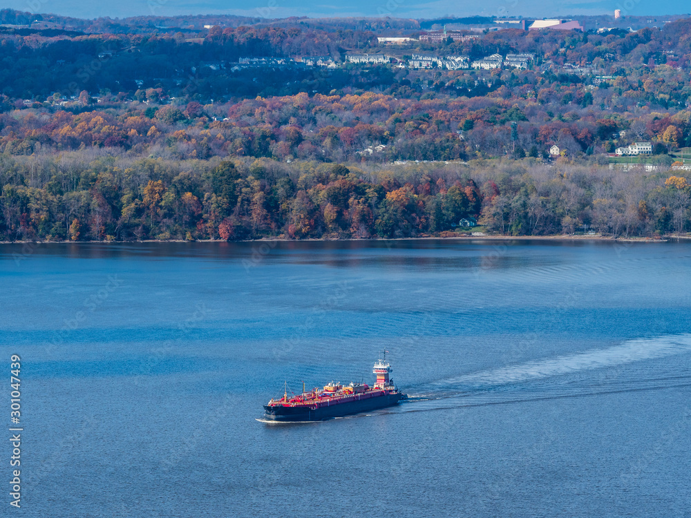 Fototapeta premium Aerial photo of the ship on the Hudson River