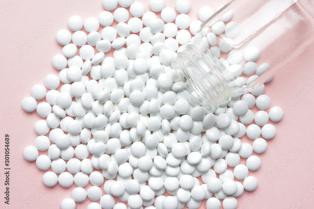 大量の錠剤 薬 Stock Photo Adobe Stock 大量の錠剤 薬 Stock Photo Adobe Stock