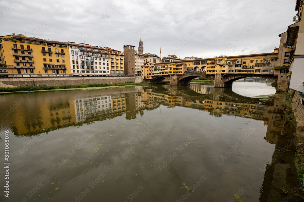Fototapeta premium イタリア フィレンツェ ヴェッキオ橋