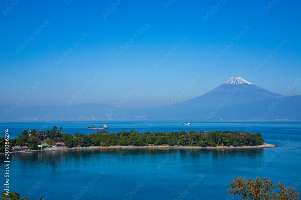 大瀬崎からの駿河湾と富士山