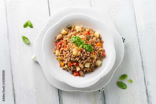 Fotografie Insalata di farro e verdure, Cucina vegetariana