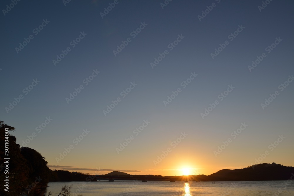 浜名湖からの日の出