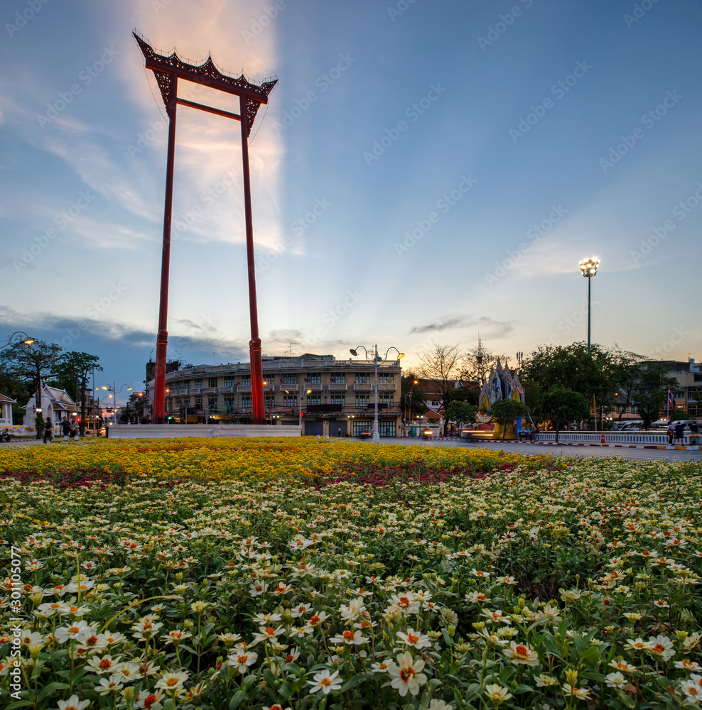 Obraz premium The Giant Swing is a religious structure in Bangkok