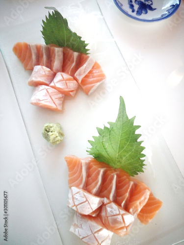サーモンの刺身