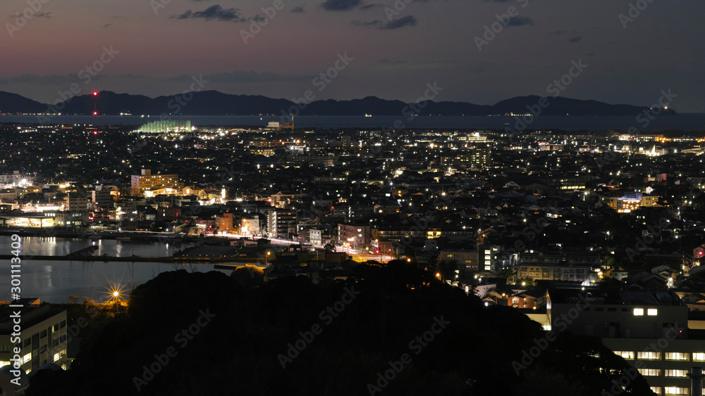 鳥取県米子城跡から見た米子市街地と島根半島の夜景