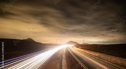 Tableau sur toile Bonito paisaje nocturno con buenos colores