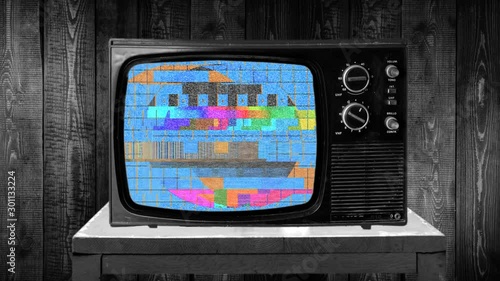 Zoom then fixed shot in a 70s ancient television, tv no signal screen test