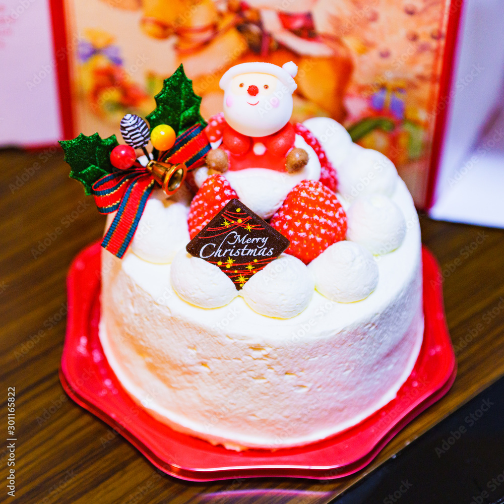 クリスマスケーキ クリスマスイメージ メリークリスマス ケーキ ホールケーキ イベント 冬休み 聖夜 Stock Photo Adobe Stock