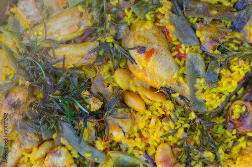 Paella Valenciana comida t  pica Espa  ola