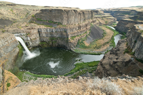 A sunset hike in Palouse falls state park photo