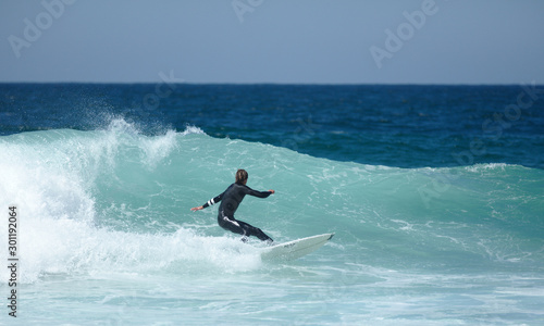 NB__9724 Surfer in action in Sagres Portugal