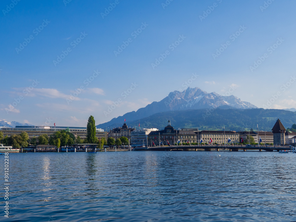 Fototapeta premium Berg Pilatus mit Blick auf Luzern in der Schweiz