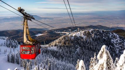Wandcirkels Gondels Skiërs bij gondel in Poiana Brasov  © Daniel Avram