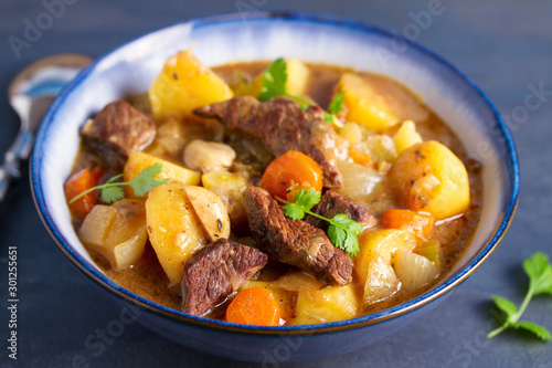 Slow cooker thick and chunky beef stew