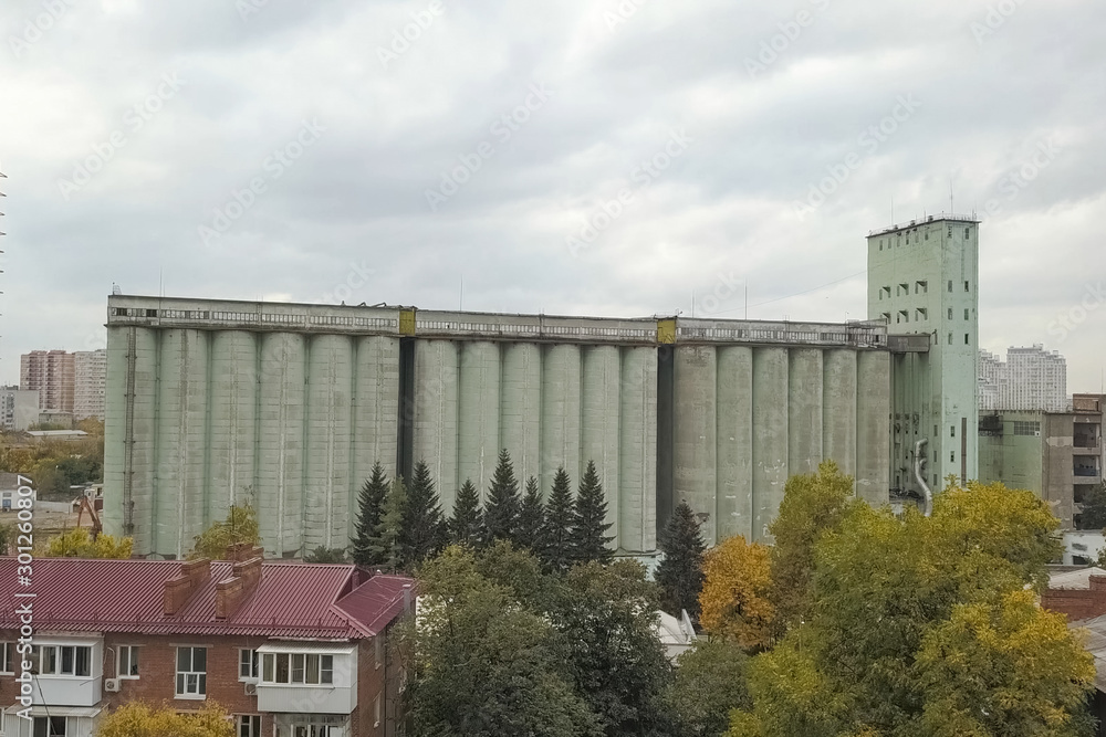 Old elevator, destruction of the old grain terminal, the demolit