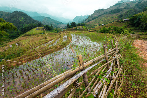 Fototapeta Naklejka Na Ścianę i Meble -  Beautiful shot of Sapa and the surrounding mountains in North Vietnam during a overcast day in Autumn 2019