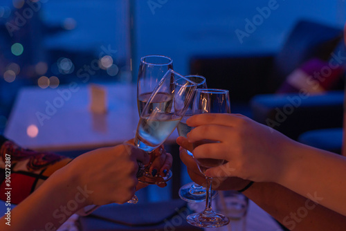 Enjoy the cheer party, a party of holiday nights.