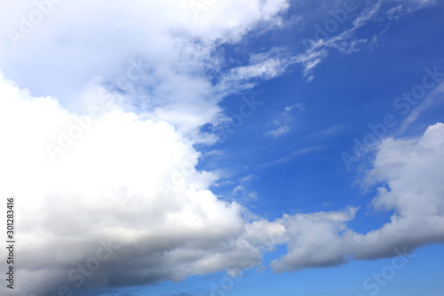 Fototapeta Naklejka Na Ścianę i Meble -  沖縄上空のさわやかな空