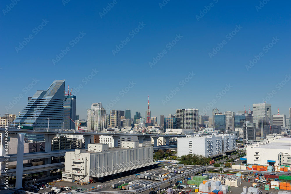 Fototapeta premium 東京の風景 青天の芝浦ふ頭