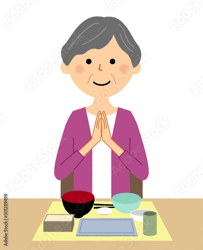 シニア女性　おばあちゃん　ごちそうさま