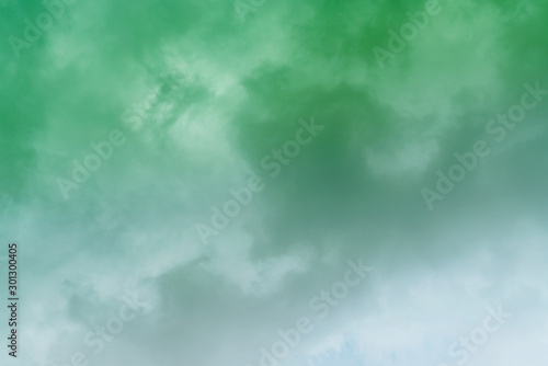 Foto White cloud and green sky background with copy space