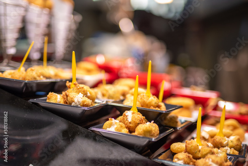 Canvas Print Spain Tapas Snacks on Food Market in Barcelona