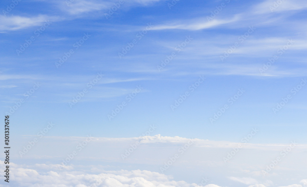 Fototapeta premium Blue sky and clous background