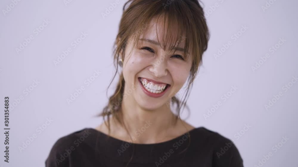 笑顔の女性 笑顔の女性