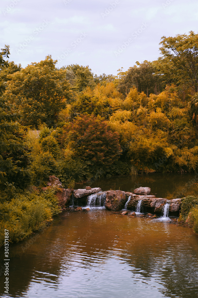Fototapeta premium Beautiful Waterfall landscape in autumn