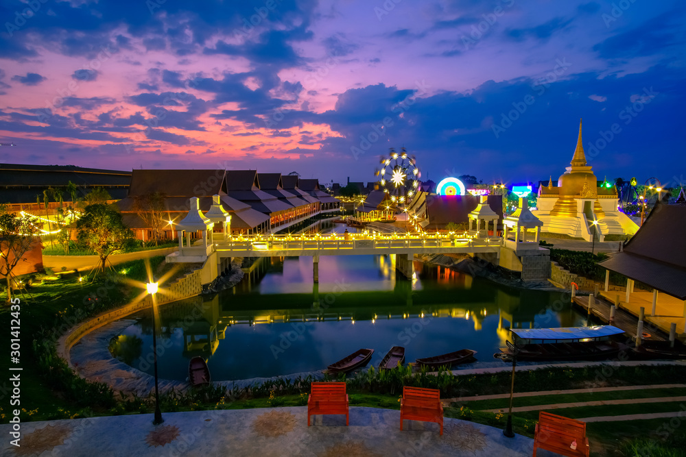 Fototapeta premium Beautiful sunset at Legend Siam, Pattaya Thailand