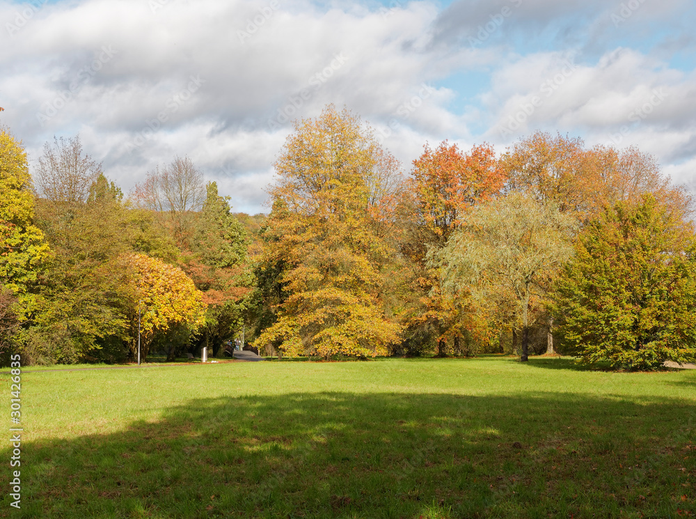 Landesgartenschau im Markgräflerland. Landschaftspark Grüttpark in Lörrach als Freizeit- und Erholungsfläche genutzt und verschafft der Stadt einen grünen Kern