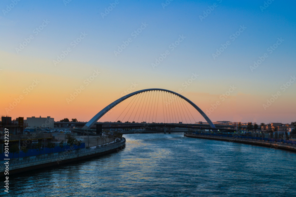 Naklejka premium bridge at sunset