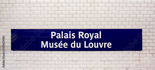 Obraz na płótnie Street sign in Paris, France