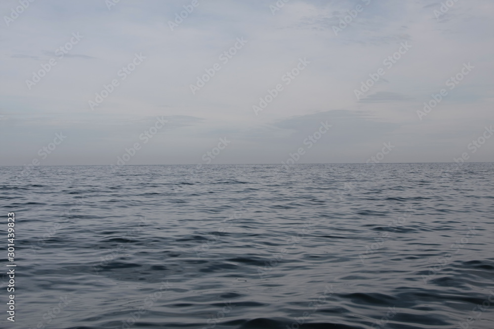 Horizonte marino visto desde el barco