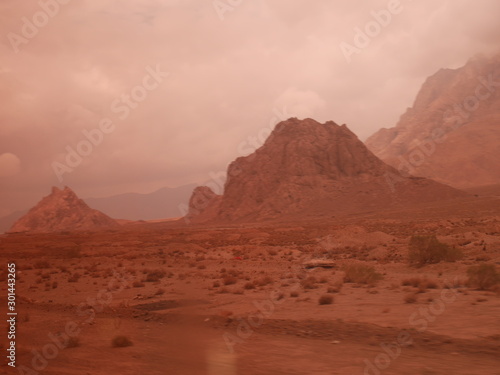 désert, montagne, rocher , ciel et sable 