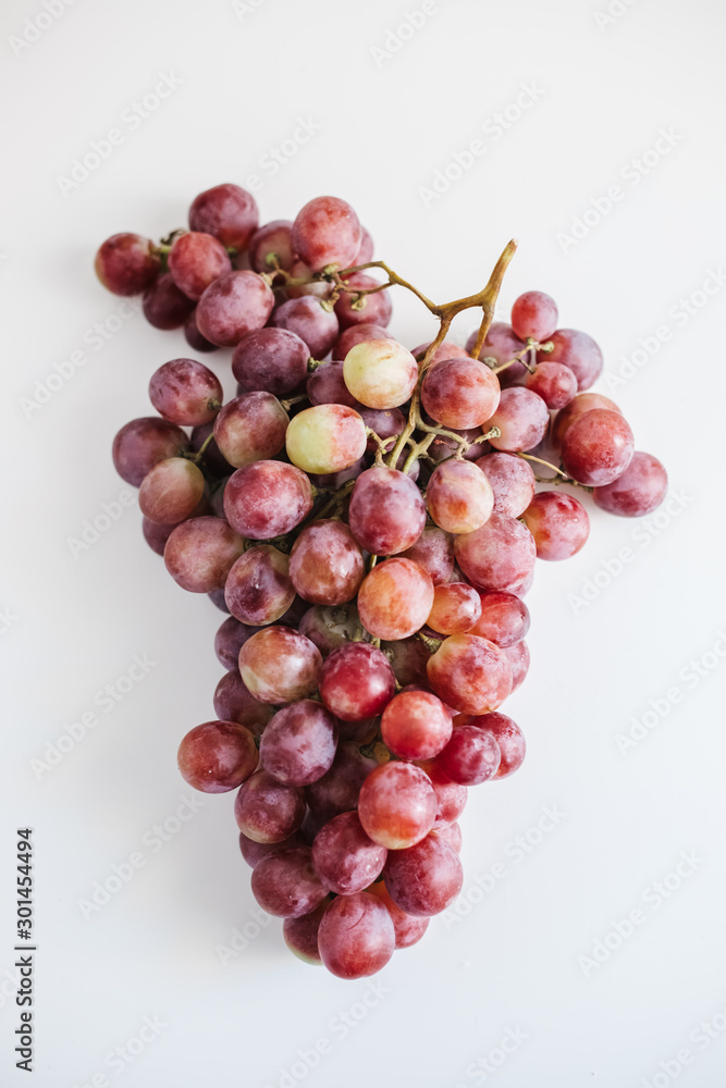 Fototapeta premium grape isolated on white background. 