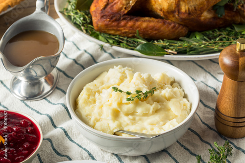 Homemade Thanksgiving Garlic Mashed Potatoes
