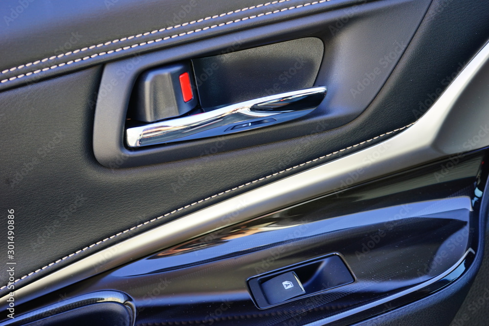 Suv 自動車 車 内装 ドア ロック ノブ 内側 ステッチ Stock Photo Adobe Stock Suv 自動車 車 内装 ドア ロック ノブ 内側 ステッチ Stock Photo Adobe Stock