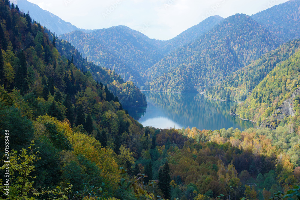 Fototapeta premium Lake Ritsa. Abkhazia. Fall 2019.