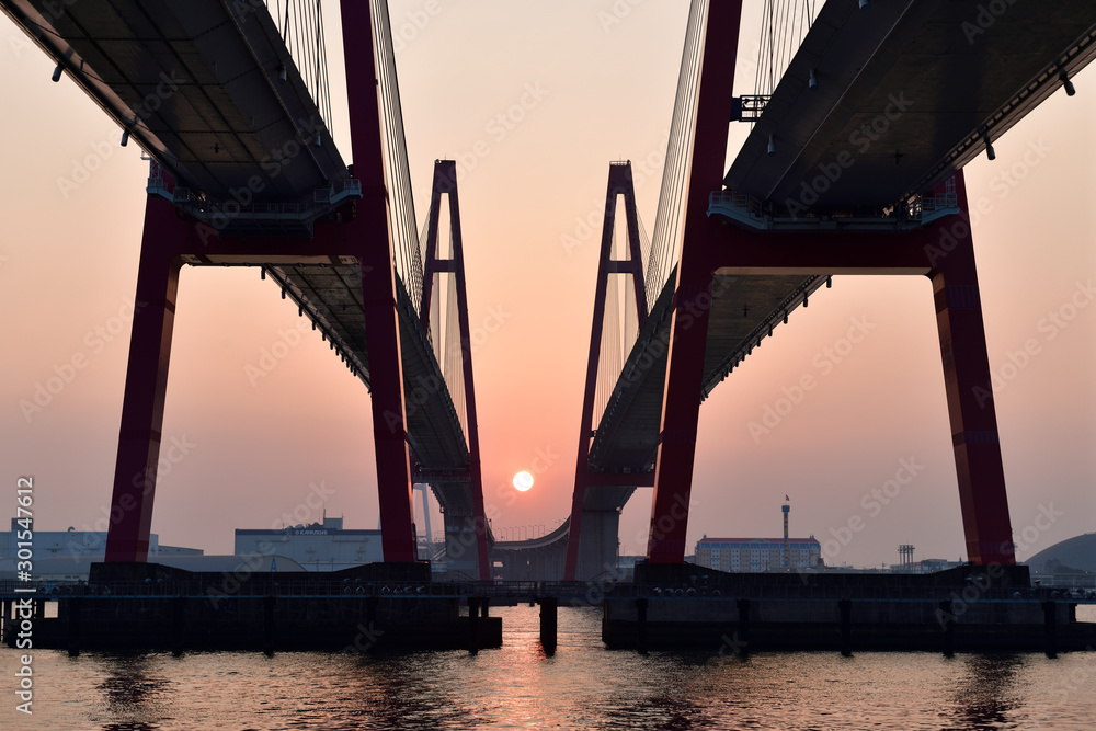 Fototapeta 名港西大橋からの日の出