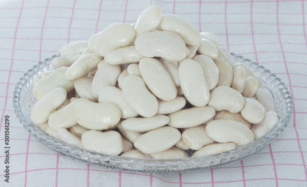 Cleaned and washed white beans ready for cooking Cleaned and washed white beans ready for cooking
