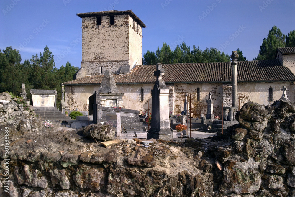 Kirche aus dem 12. Jahrhundert. Belin-Beliet Frankreich