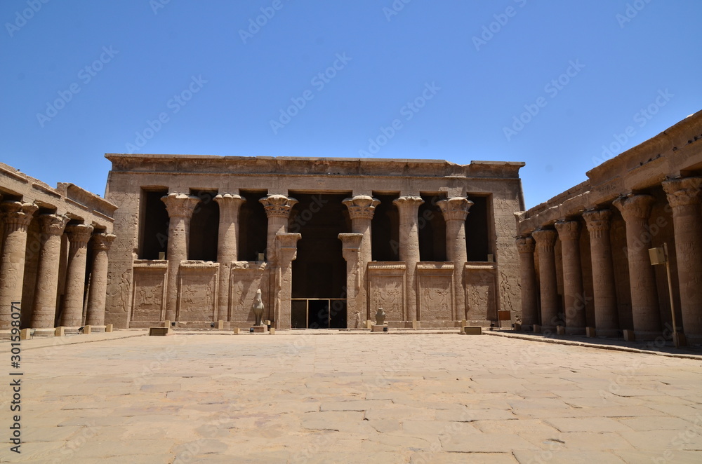 COUR TEMPLE D'EDFOU III SIÈCLE AV J.C EGYPTE