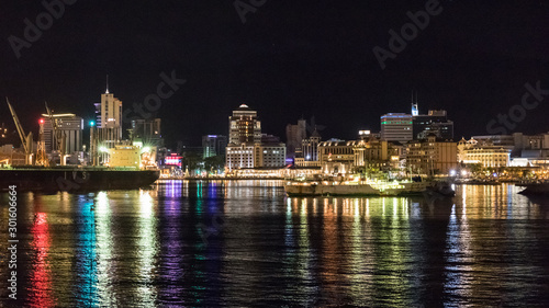 Nächtliche Ankunft im Hafen von Port Louis