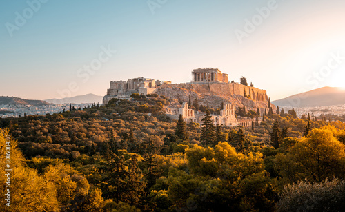 Parthenon bei Sonnenaufgang in Athen, Griechenland photo