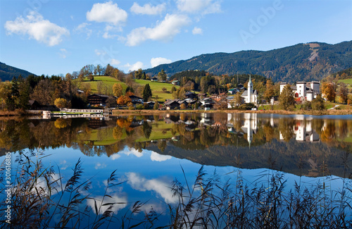 Goldegg mit dem Goldeggersee im Pongau photo