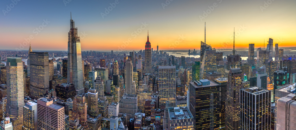 New York City Manhattan buildings skyline sunset evening 2019 November - obrazy, fototapety, plakaty 