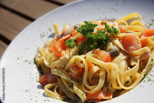 fettuccine with tomatoes 