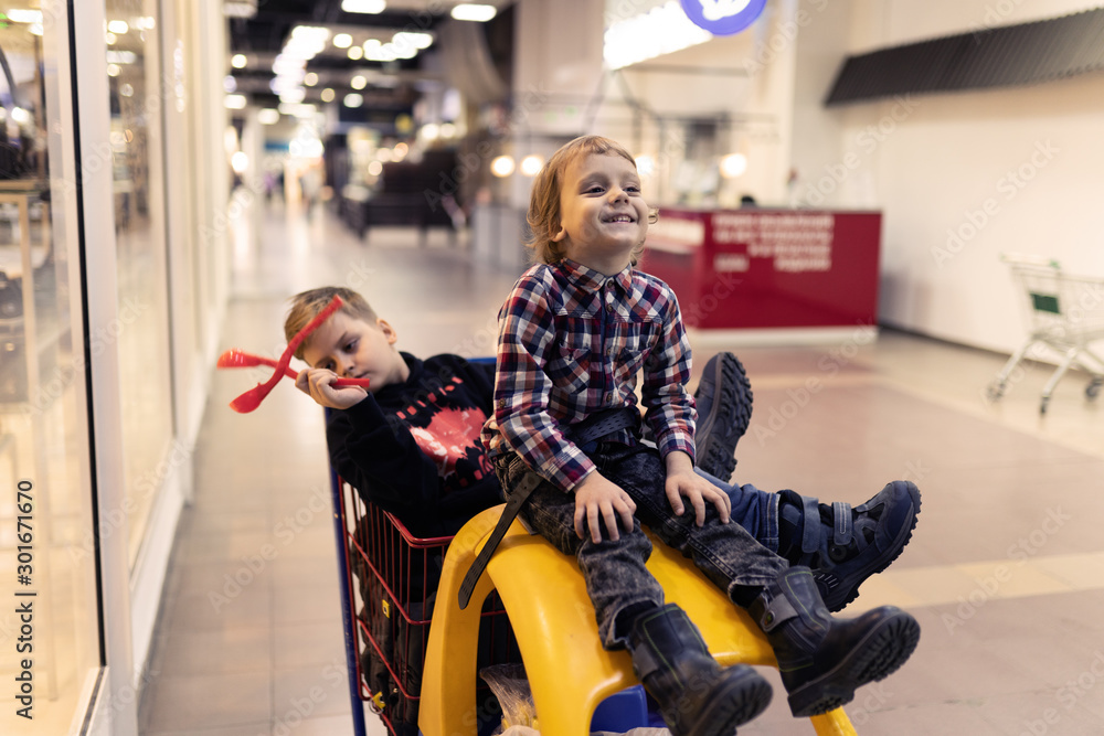 boys ride on cart